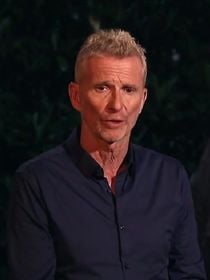 Un ancien aventurier de la saison 1 de Koh-Lanta s’est éteint à 48 ans, Denis Brogniart réagit !