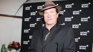 L'IA ressuscite Val Kilmer dans la première image de As Deep as the Grave : "Cela peut paraître controversé, mais c'est ce qu'il voulait"