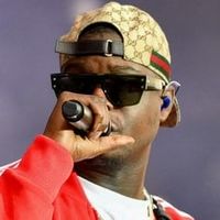 Ninho de retour avec "5 bleus"