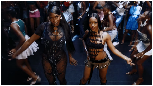 Aya Nakamura en duo avec Ayra Starr : le clip
