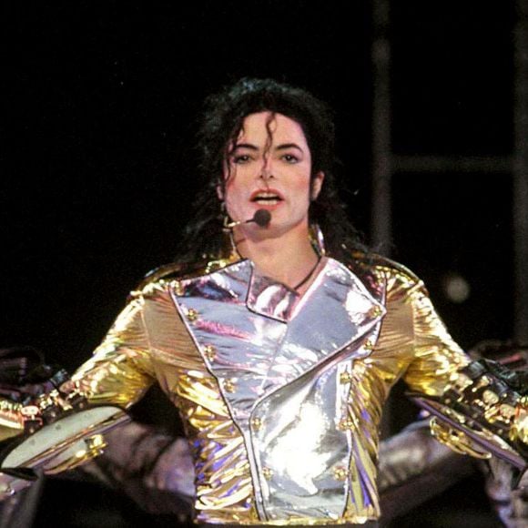Michael Jackson battu : en 20 ans, cette star s'est hissée au sommet pour devenir l'artiste masculin le plus populaire de tous les temps