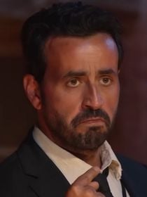 5 ans après La Flamme et 3 ans après Le Flambeau, Jonathan Cohen veut parodier une saga de Netflix