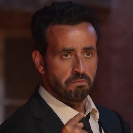 5 ans après La Flamme et 3 ans après Le Flambeau, Jonathan Cohen veut parodier une saga de Netflix