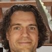 En préparation depuis déjà 16 ans, ce film voit son tournage être encore reporté car Henry Cavill s'est blessé en coulisses