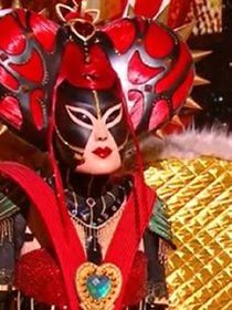 "On est complètement c*n" : le jury de Mask Singer 2025 hallucine et s'en veut en découvrant la Dame de Coeur, qui se cachait sous le costume ?