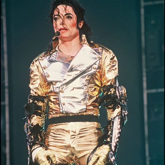 ARCHIVES - MICHAEL JACKSON SUR SCENE, AU STADE WEMBLEY EN CONCERT A LONDRES EN 1997, TOURNEE "HISTORY WORLD TOUR"