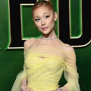 Ariana Grande au Royal Festival Hall à Londres pour l'avant-première de Wicked le 18 novembre 2024