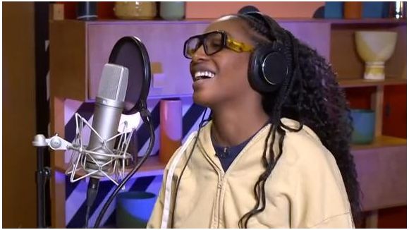 "Star Academy" : Ebony enregistre son premier single