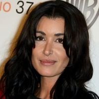 Jenifer dévoile sa reprise de "Besoin d'amour"