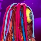 Mask Singer 2025 : la plus grosse star de l'histoire du jeu cachée sous le Cyclope ? On pense déjà l'avoir démasquée !