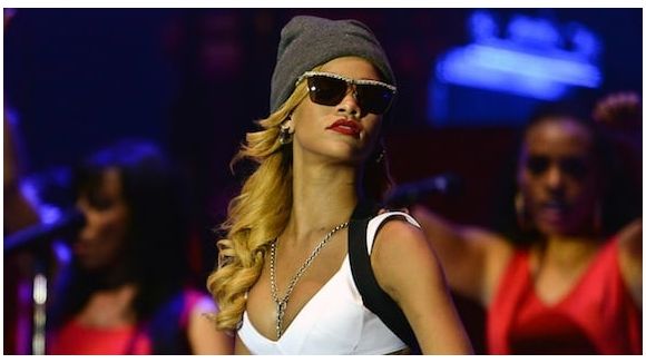 Rihanna en concert : "Arrêtez vos conneries !"