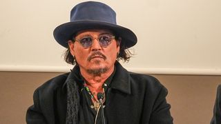 L'auriez-vous reconnu ? Habitué à se transformer au cinéma, Johnny Depp nous offre une nouvelle métamorphose bluffante