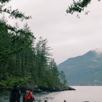 Annulée après 4 saisons malgré son gros succès sur Netflix en 2025, cette série de science-fiction pourrait avoir un film : "Cela ne signifie pas qu'il n'y a plus rien à raconter"
