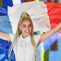 "Il fallait peut-être..." : pourquoi Monroe a perdu l'Eurovision ? Stéphane Bern avance les raisons de la défaite de la France
