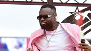 Gims remonte sur scène après sa garde à vue