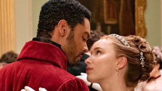 "Ce serait très important" : Six ans après le départ de Regé-Jean Page, la créatrice de Bridgerton souhaite faire revenir Simon et Daphne dans la suite