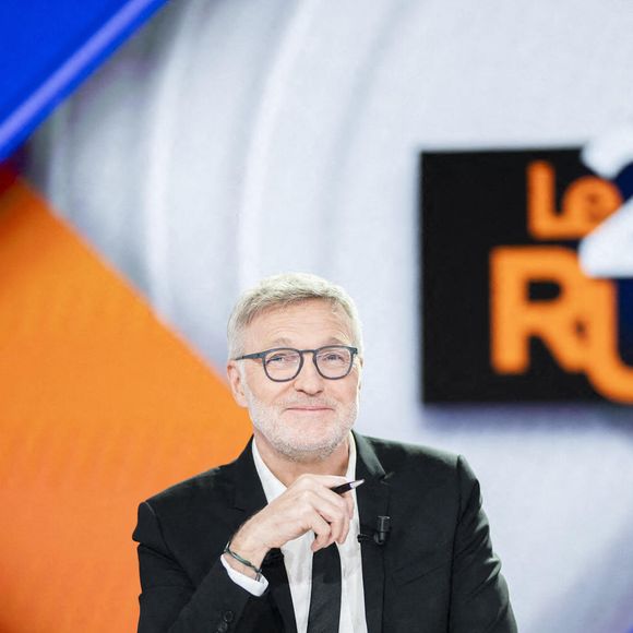 Laurent Ruquier lors de l'émission télévisée '20h de Ruquier' sur BFMTV à Paris, France, le 27 septembre 2023