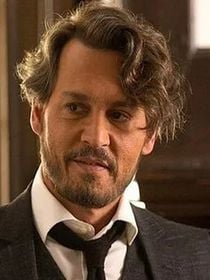 Johnny Depp sera la star de l'adaptation d'un best-seller : ce livre a déjà été adapté au cinéma cette année avec un acteur d'Inglourious Basterds