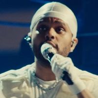 The Weeknd part en live dans le clip "Popular"