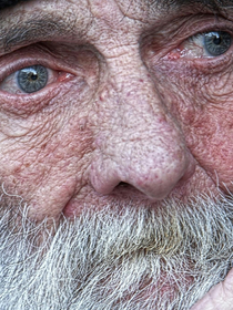 Digne d'un film de science-fiction : des scientifiques japonais ont trouvé le "bouton d'arrêt" du vieillissement qui pourrait nous offrir 250 ans de vie supplémentaires