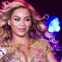 R. Tedder défend Beyoncé : "Bien sûr qu'elle écrit"