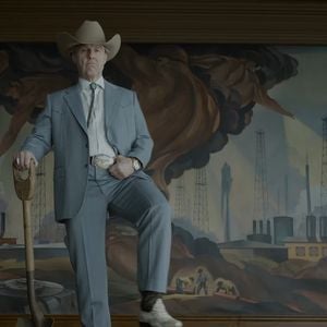 Pictures MUST credit: Warner Bros.
Here’s a new look at box office superstar Tom Cruise las an ageing pot-bellied oil baron for a new film.
Titled Digger, is satirical movie described as “a comedy of catastrophic proportions.”
The project unites Cruise , 64, and Oscar-winning The Revenant director Alejandro González Iñárritu for the first time,
The second trailer, just released, shows Cruise in heavy prosthetic make-up playing an old man with a paunch and grey, thinning hair.
Ditching his classic action-hero look, Cruise plays Digger Rockwell, ab eccentric billionaire oil baron with a thick Southern drawl, thinning white hair styled into a combover and a potbelly. Rockwell’s corporate drilling accidentally triggers a catastrophic, global ecological disaster involving a rapidly melting iceberg crisis that threatens to spark a nuclear war. John Goodman appears as an ailing U.S. President who commands Rockwell to fix the environmental nightmare he created.
The film is due out in October 2026. PictureVsupplied by JLPPA | 00769559