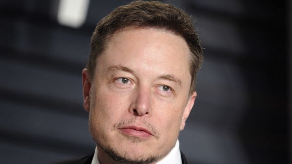 Elon Musk vire les experts en sécurité routière chargés de réguler Tesla : controverse autour des voitures autonomes !