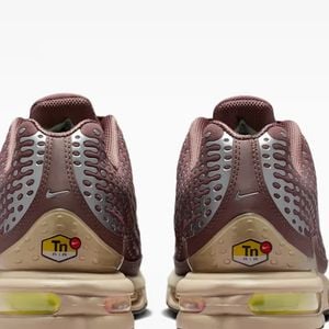 Kylian Mbappé x Nike Air Max Plus VII