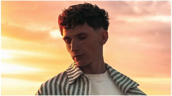 Victorien cash pour annoncer son album