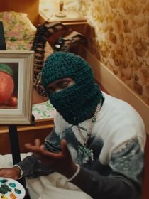 "On dirait un épisode Netflix" : le visage cagoulé depuis ses débuts, Kerchak ose un face reveal en direct des Flammes 2026