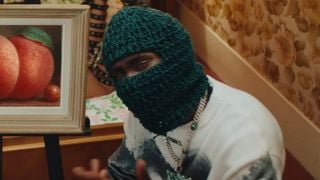 "On dirait un épisode Netflix" : le visage cagoulé depuis ses débuts, Kerchak ose un face reveal en direct des Flammes 2026