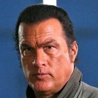 "Nous avons reçu 450 000 appels du monde entier" : Steven Seagal (74 ans) est convaincu qu'il aurait mérité le premier rôle dans ce blockbuster de Tom Cruise
