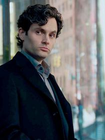 You : Penn Badgley dévoile son livre de chevet sacré ! "Parfois, je médite sur un passage"