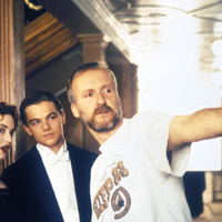 "Ne me posez pas de questions sur le radeau !" : James Cameron exaspéré par la fin de Titanic, sa réponse définitive sur la survie de Jack