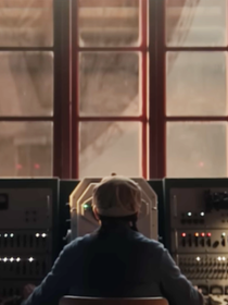 C'est confirmé, la série de science-fiction épique de Netflix reviendra bientôt pour une saison 2, mais elle sera nettement plus courte