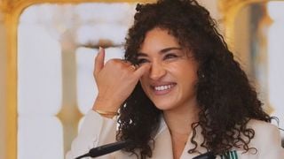 Camélia Jordana reçoit une distinction