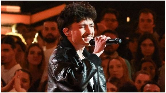 Star Academy : Léo répond aux critiques en plein concert