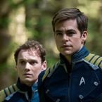 Cette trilogie de science-fiction sur Netflix revisite une série culte des années 60, et son casting est complètement dingue