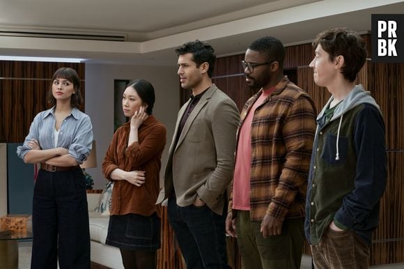 Eiza González dans le rôle d'Auggie Salazar, Jess Hong dans celui de Jin Cheng, Saamer Usmani dans celui de Raj Varma, Jovan Adepo dans celui de Saul Durand et Alex Sharp dans celui de Will Downing dans Le Problème à 3 corps