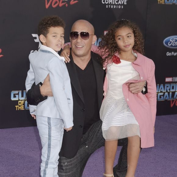 Vin Diesel avec ses enfants Vincent Sinclair et Hania Riley Sinclair au photocall de la première du film "Guardians of the Galaxy Vol 2." au théâtre Dolby à Los Angeles le 19 avril 2017.
© CPA / Bestimage