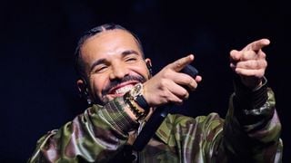 Blocs de glace et lance-flammes : Drake sort l'artillerie lourde pour la promo de son nouvel album "ICEMAN"