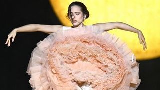 Rosalia divine idole pour son concert à Paris