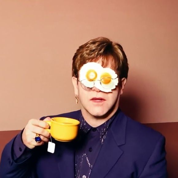 Elton John : tout ce que cette expo exceptionnelle m'a appris sur l'icône (il ne te reste que quelques jours pour y aller)
