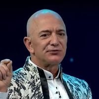 Jeff Bezos et d'autres milliardaires vivent sur une île sans fosse septique : maintenant, ils veulent envoyer leurs déchets à leurs voisins sans payer