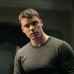 The Night Agent saison 4 : Isabel va-t-elle remplacer Rose auprès de Peter ?