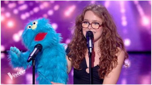 The Voice : une ventriloque passe l'audition !