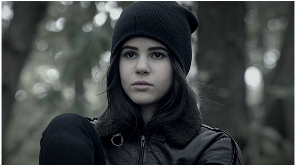 Marina Kaye reprend "Stay" de Rihanna