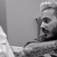 M Pokora rend visite à des enfants malades