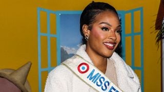 "Beaucoup ne connaissent même pas son prénom" : comment le règne de Miss France 2025 a tourné à l'énorme gâchis
