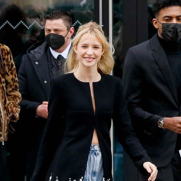 La chanteuse Angèle à la sortie du défilé Chanel Haute-Couture 2022 au Grand Palais Ephémère dans le cadre de la Fashion Week de Paris, France, le 25 janvier 2022. © Veeren-Clovis/Bestimage
